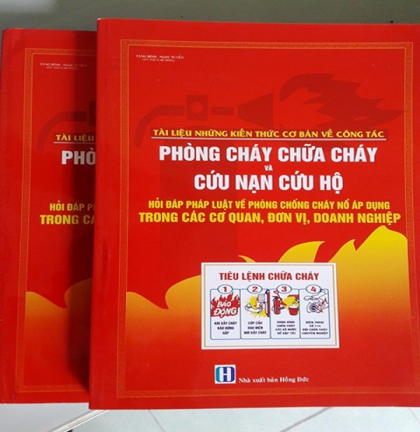 Tình trạng mạo danh Cảnh sát PCCC để bán sáchở Đà Nẵng