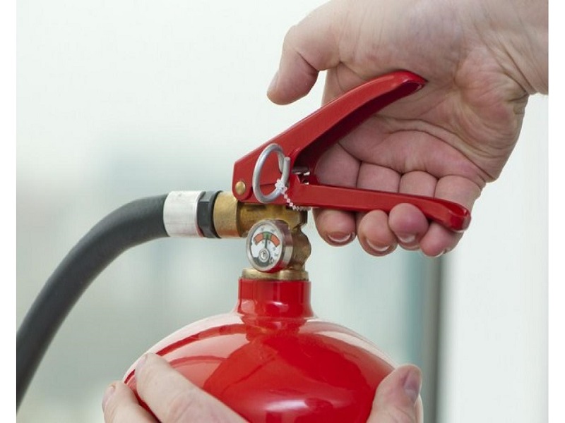 Cách kiểm tra hạn sử dụng của bình chữa cháy