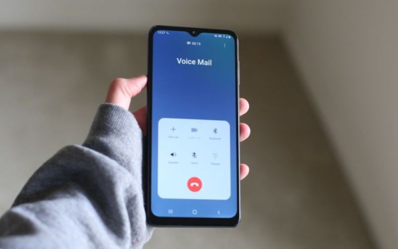 liên lạc bằng điện thoại
